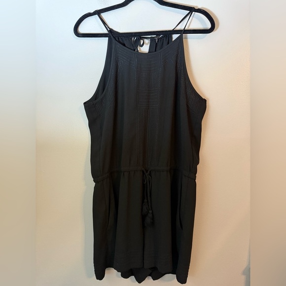 LOFT Black Halter Eyelet Neck with Tie Waist Romper Size M - Picture 3 of 15